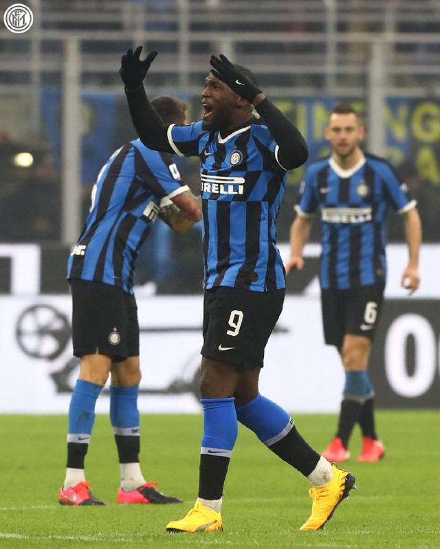  尤文逆转胜米兰重返榜首  