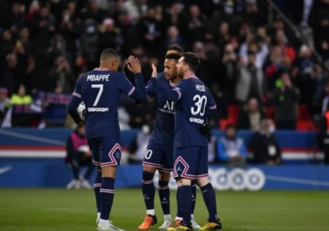  梅西法甲首次助攻，巴黎新援破门制胜  